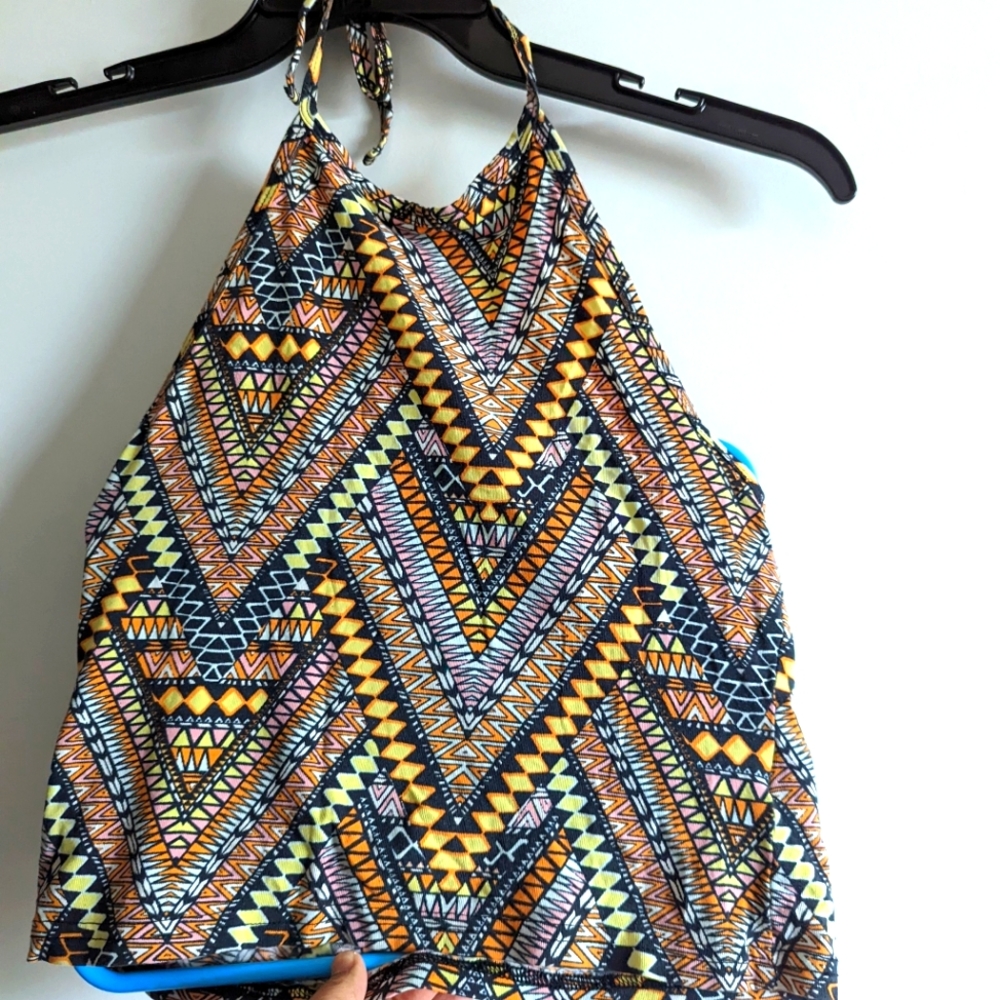 Geometric crop halter